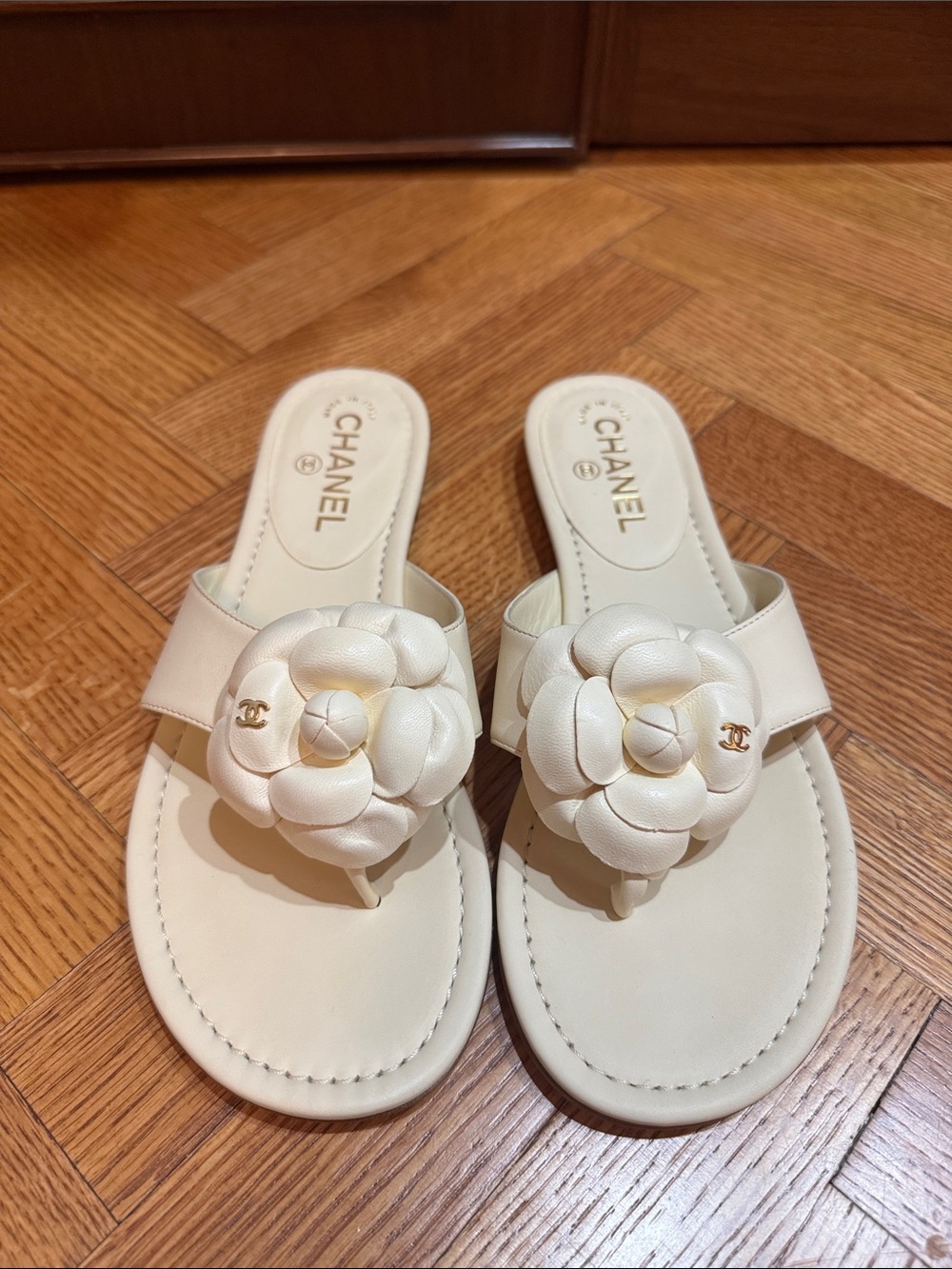 CHANEL Ivory Camellia Leather Toe-Post Sandals